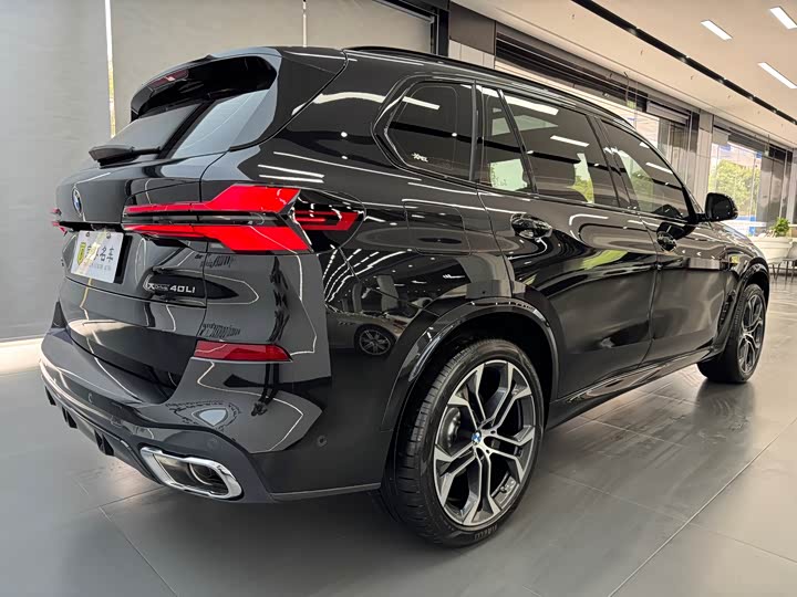 BMW X5 2026 2026款 xDrive 40Li M运动曜夜套装