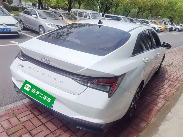 Zdjęcie 5 - Hyundai Elantra N line