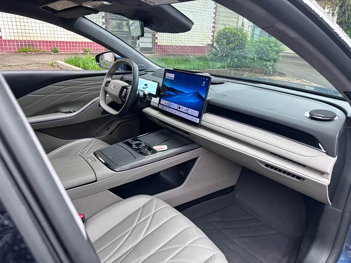 Фото 9 - Geely Galaxy Starshine 8 EM-i