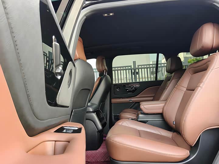 Zdjęcie 7 - Lincoln Aviator