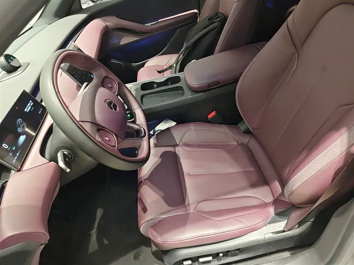 Фото 8 - Nio ET5T