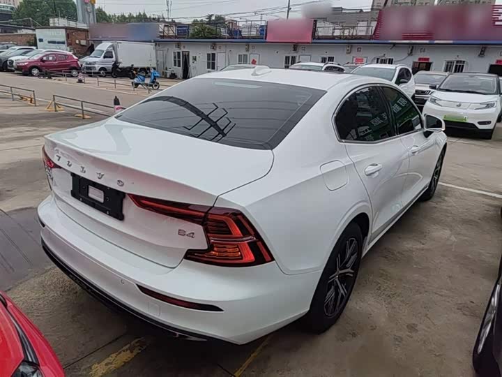 Volvo S60 2026 2026款 B4 智逸豪华版