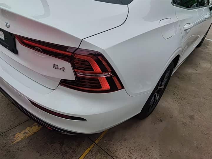 Volvo S60 2026 2026款 B4 智逸豪华版