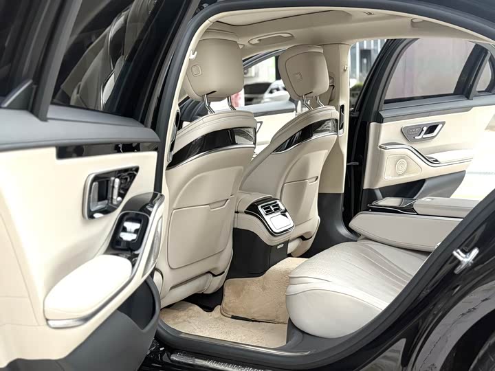 Фото 5 - Mercedes-Benz S-Class