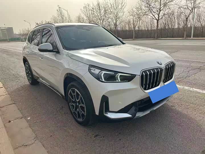 Фото 2 - BMW X1