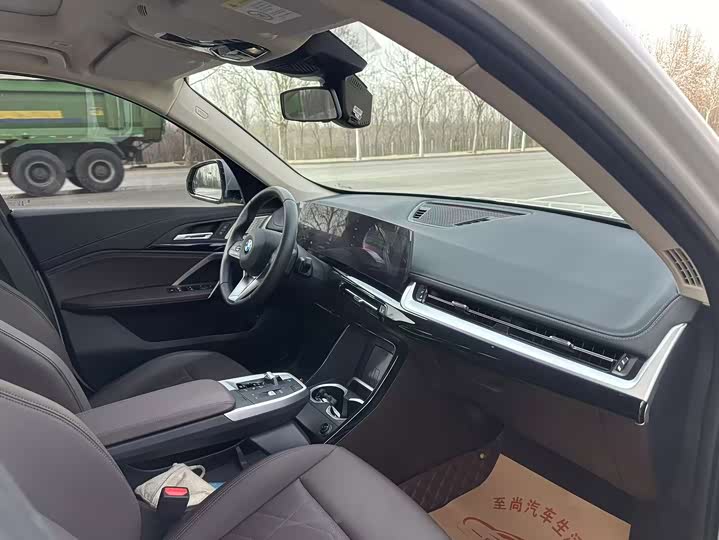 Фото 6 - BMW X1