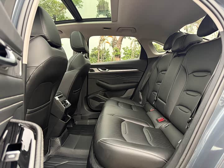 Zdjęcie 6 - Geely Preface