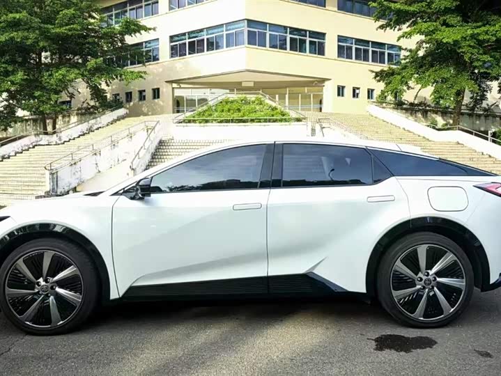 Toyota bZ5 2025 2025款 550 PRO