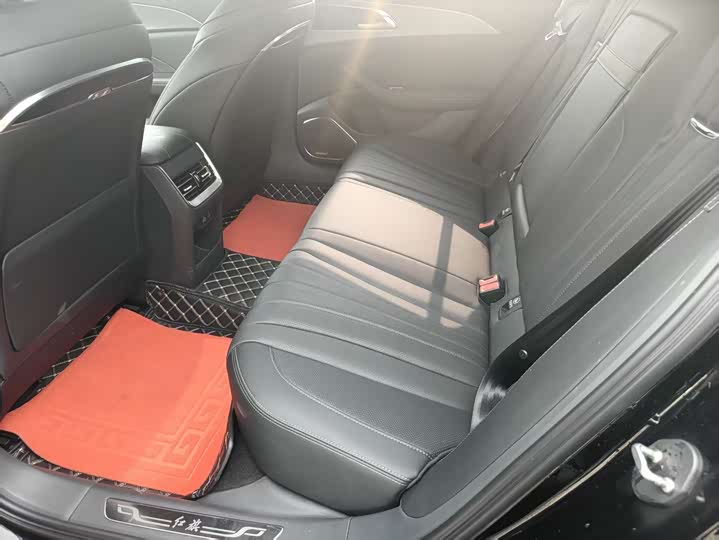 Фото 8 - Hongqi H5