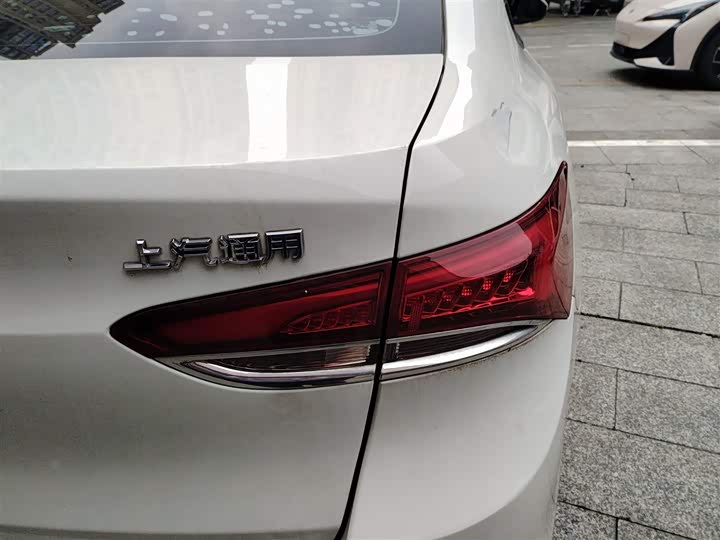 Zdjęcie 8 - Buick Excelle GT