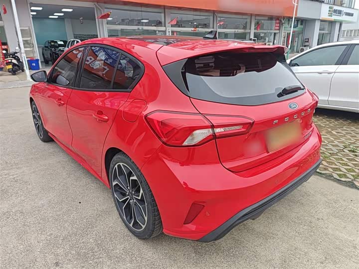 Ford Focus 2021 2021款 两厢 EcoBoost 180 自动ST Line