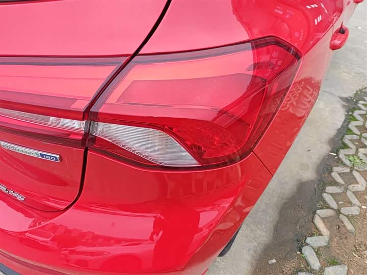 Ford Focus 2021 2021款 两厢 EcoBoost 180 自动ST Line