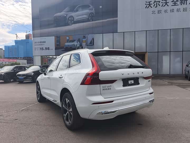 Volvo XC60 2026 2026款 B5 四驱智逸豪华版
