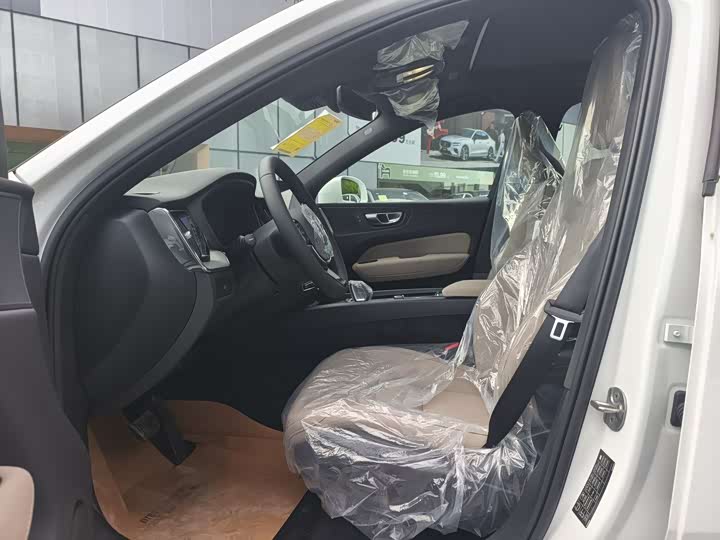 Volvo XC60 2026 2026款 B5 四驱智逸豪华版