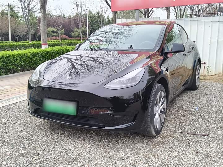 Photo 2 - Tesla Model Y