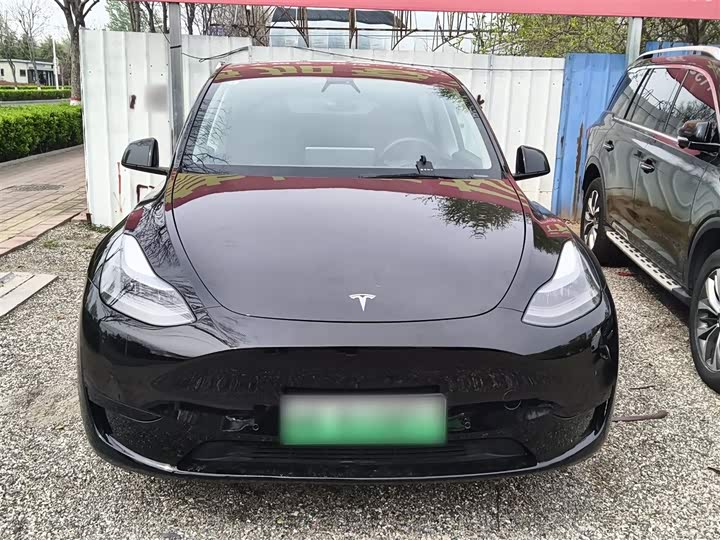 Photo 3 - Tesla Model Y