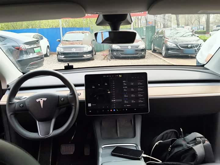 Photo 6 - Tesla Model Y