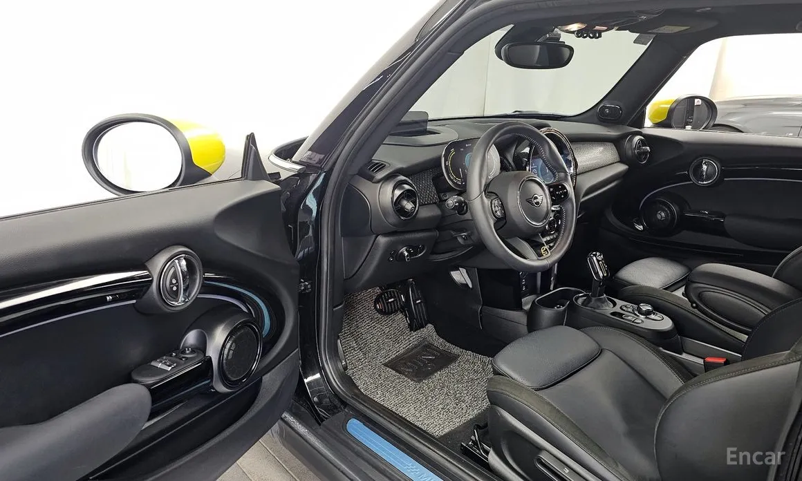 Photo 10 - Mini Cooper