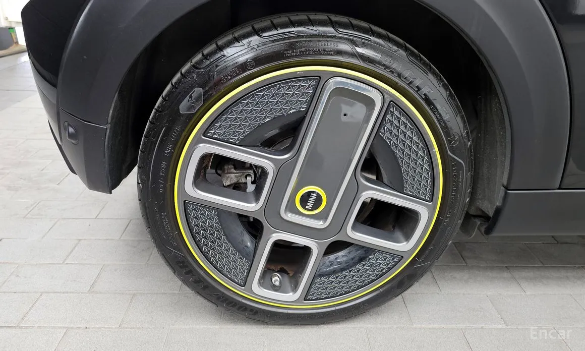 Photo 5 - Mini Cooper