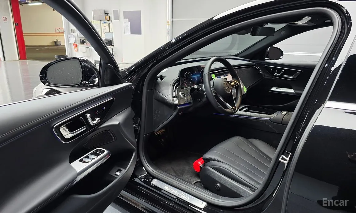 Mercedes-Benz E-Class 2024 E200 Avantgarde