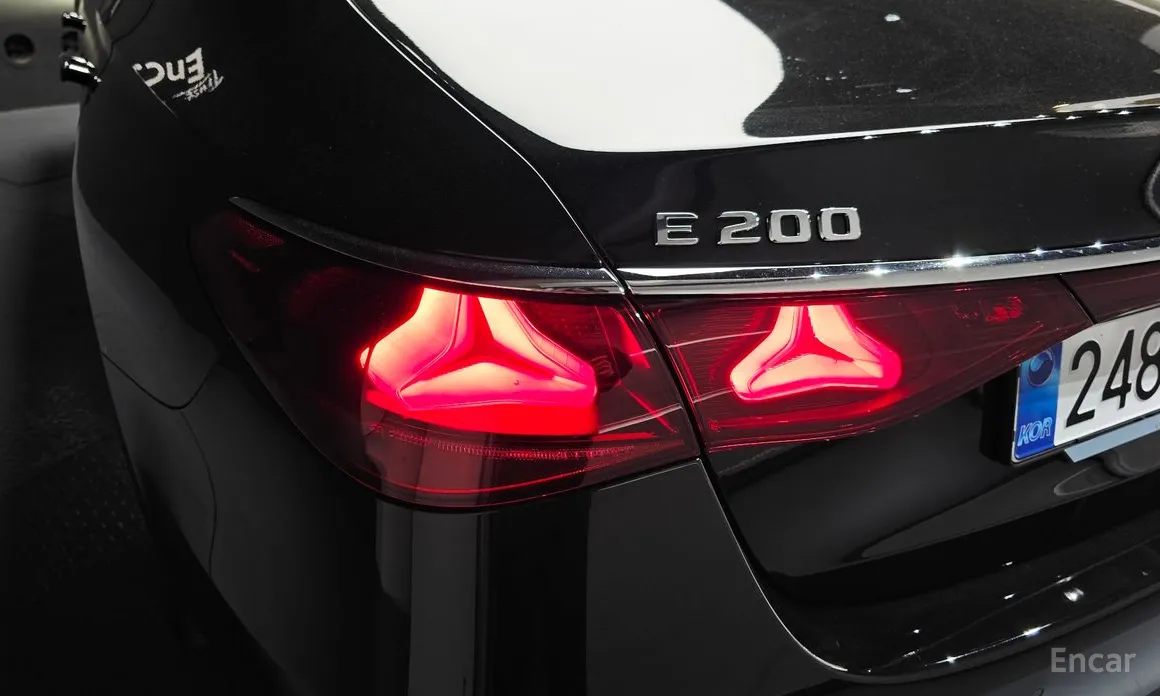 Mercedes-Benz E-Class 2024 E200 Avantgarde