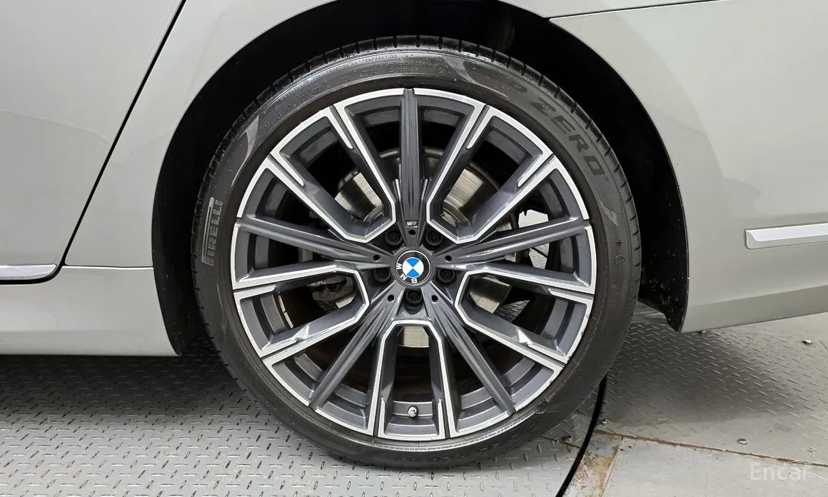 BMW 7 Series 2015 730d xDrive M Sport