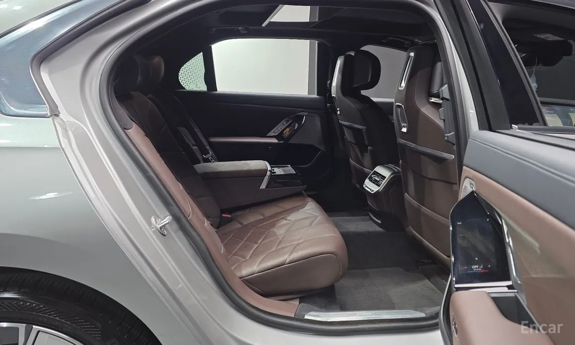 BMW 7 Series 2022 740d xDrive Design Pure Excellence