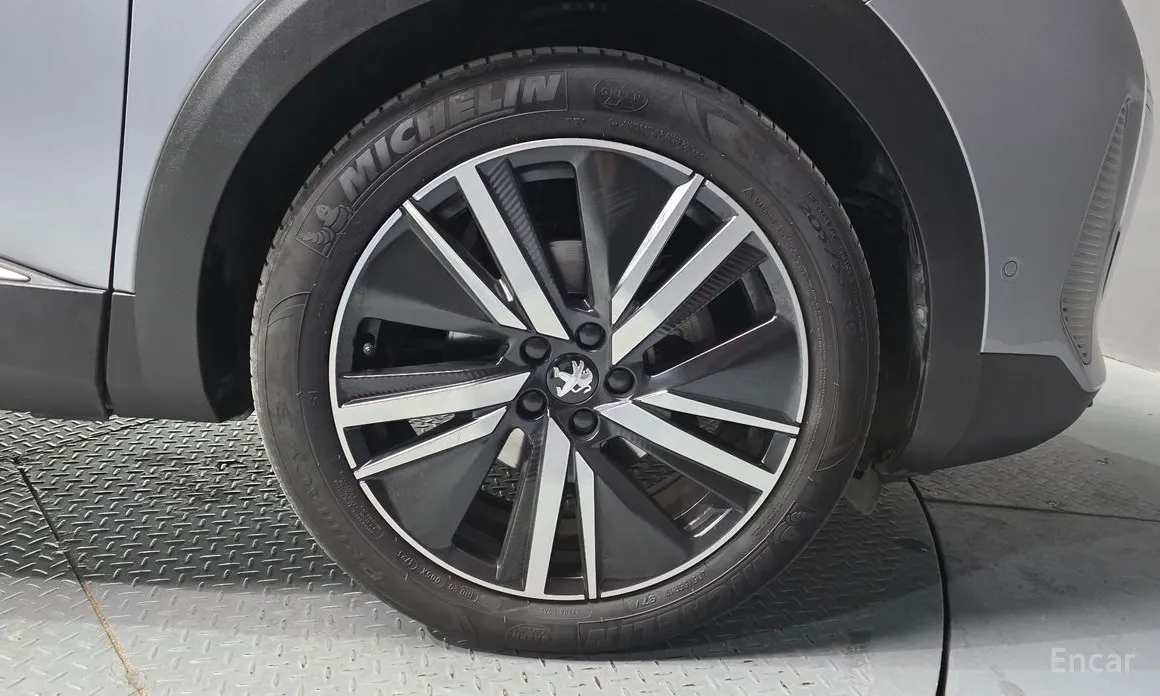 Фото 21 - Peugeot 5008