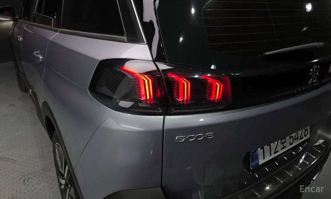 Фото 23 - Peugeot 5008
