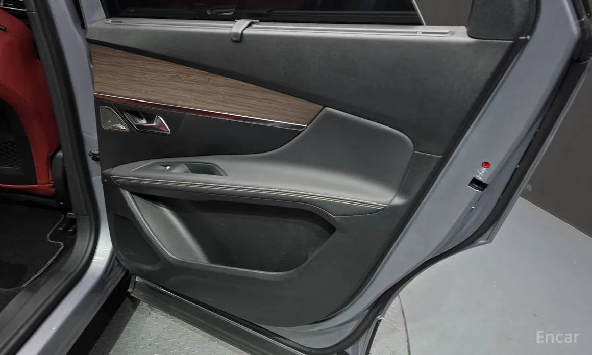 Фото 25 - Peugeot 5008