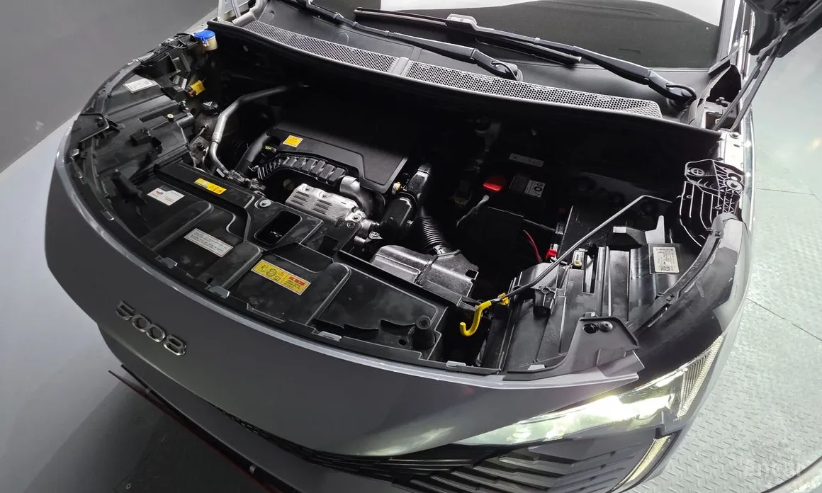 Фото 6 - Peugeot 5008