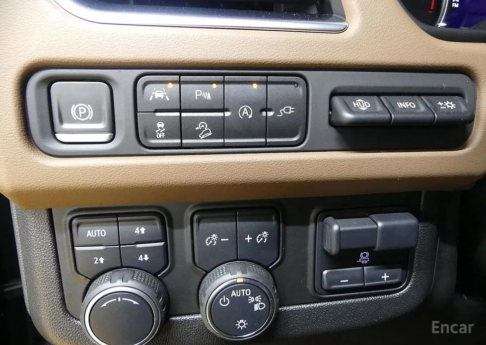 Фото 20 - Chevrolet Surburban