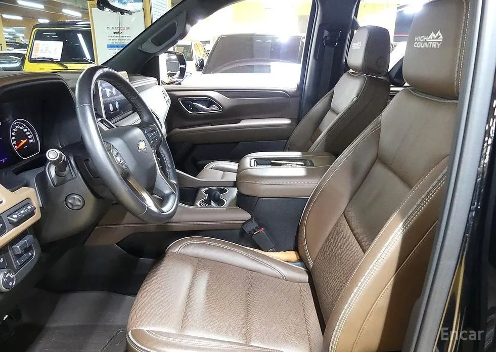 Фото 8 - Chevrolet Surburban