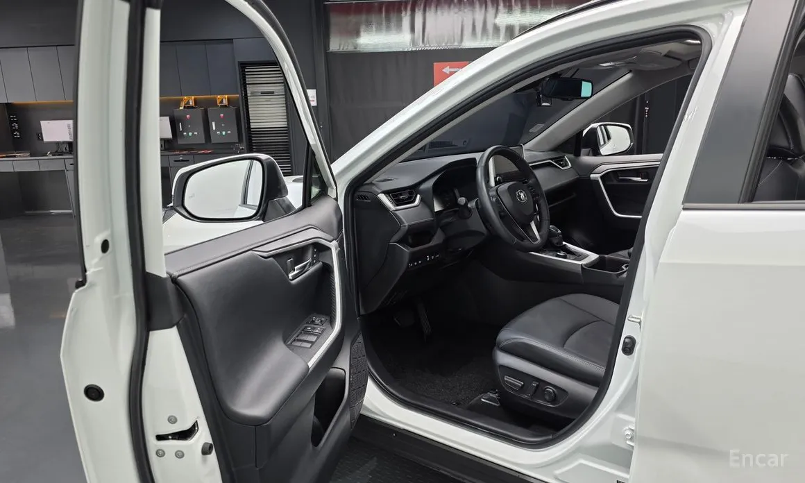 Toyota RAV4 2019 2,5 4WD Hybrid LTD