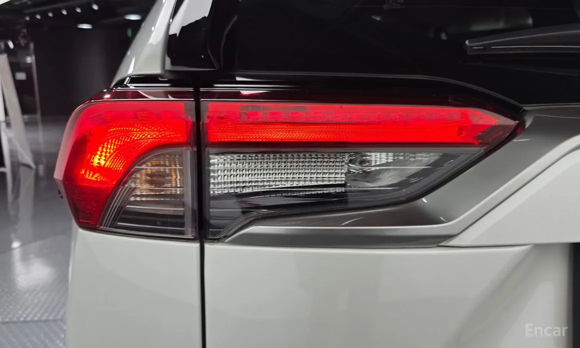 Toyota RAV4 2019 2,5 4WD Hybrid LTD