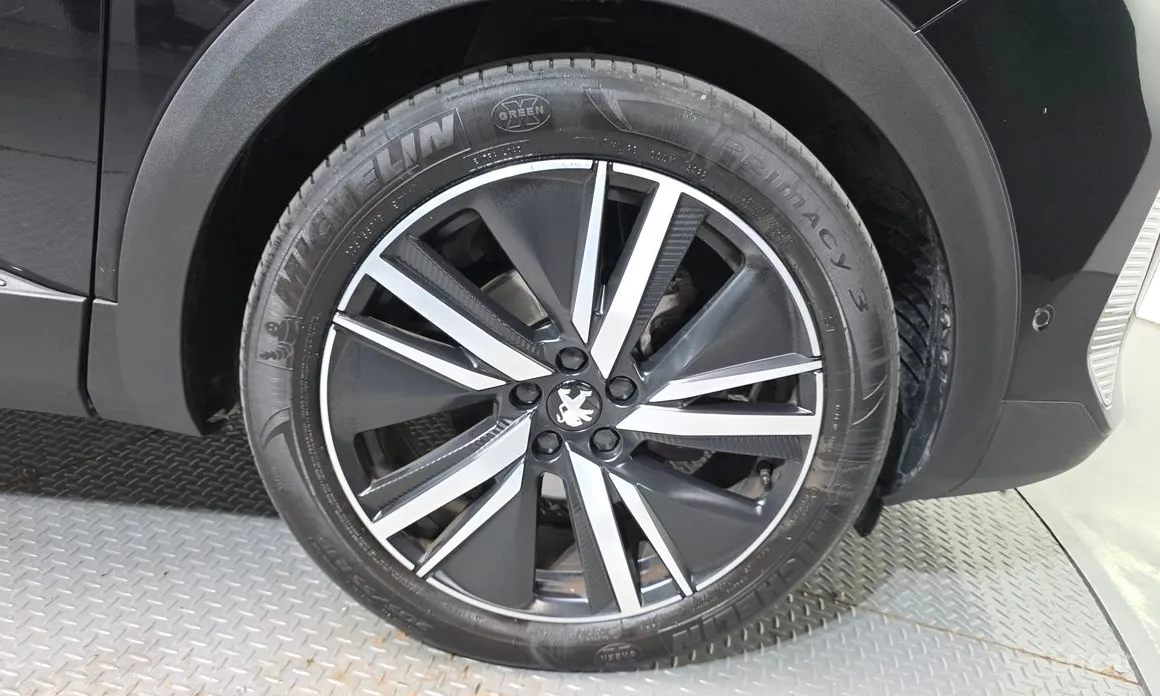Фото 21 - Peugeot 3008
