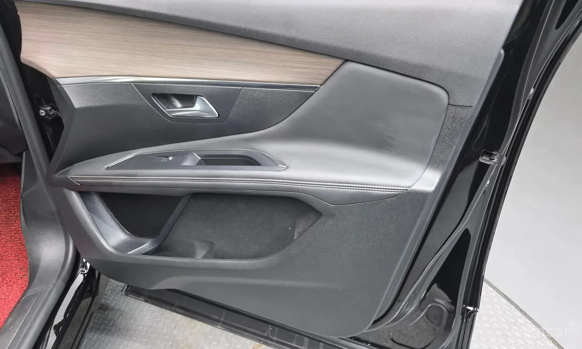 Фото 25 - Peugeot 3008