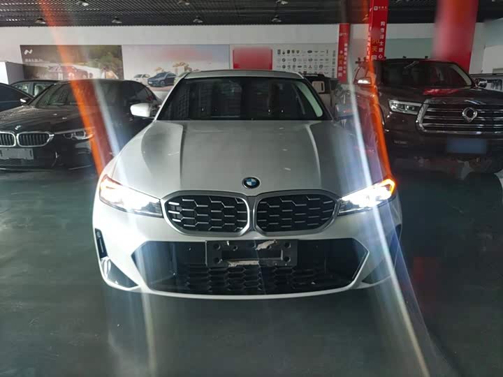 Photo 3 - BMW 3 Series