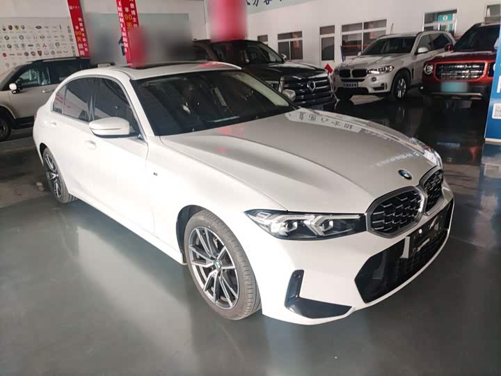 Photo 4 - BMW 3 Series