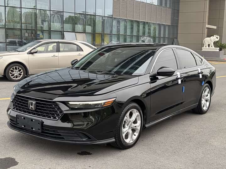 Фото 1 - Honda Accord