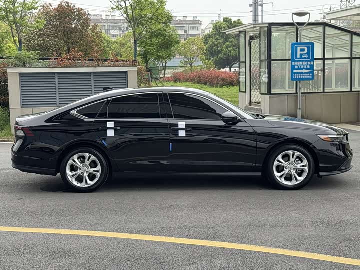 Фото 2 - Honda Accord