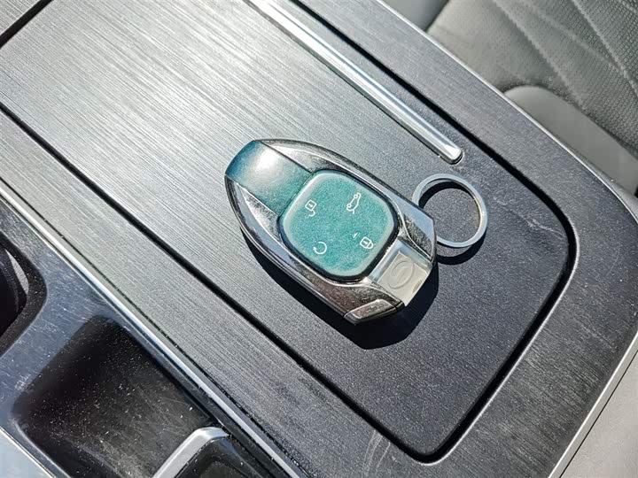 صورة 9 - GAC Trumpchi GS8