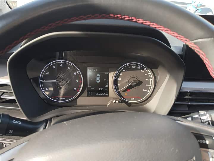 Фото 4 - Geely Vision X3