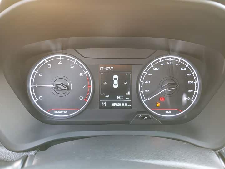 Фото 5 - Geely Vision X3