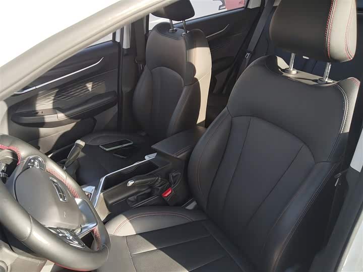 Фото 8 - Geely Vision X3