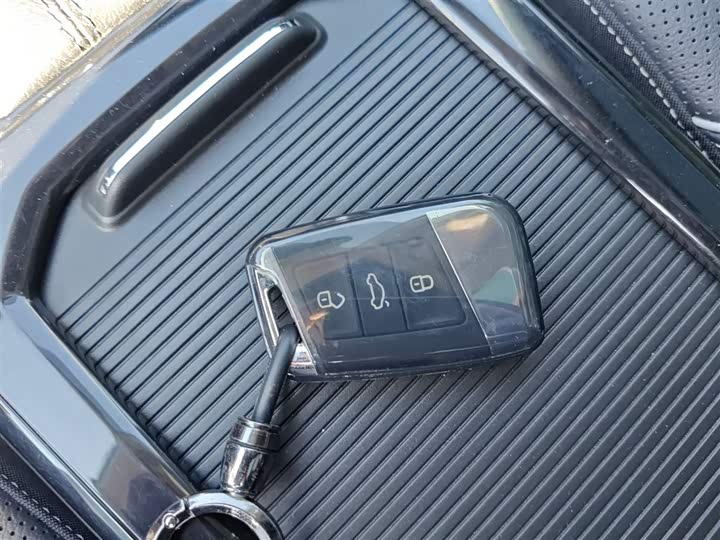 Фото 9 - Volkswagen Passat