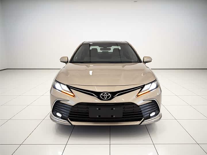 Фото 3 - Toyota Camry