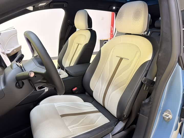 Zeekr 007 GT 2025 2025款 四驱智驾版 75kWh