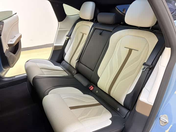 Zeekr 007 GT 2025 2025款 四驱智驾版 75kWh