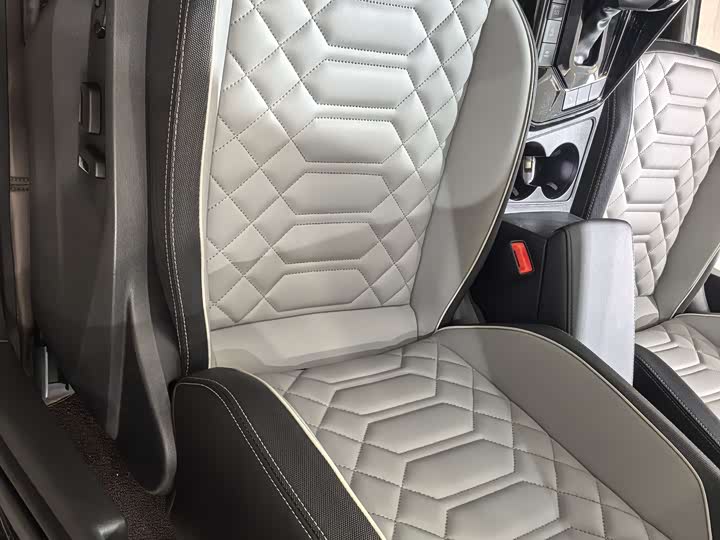 Volkswagen Tayron 2024 2024款 330TSI 两驱豪华Plus进阶版
